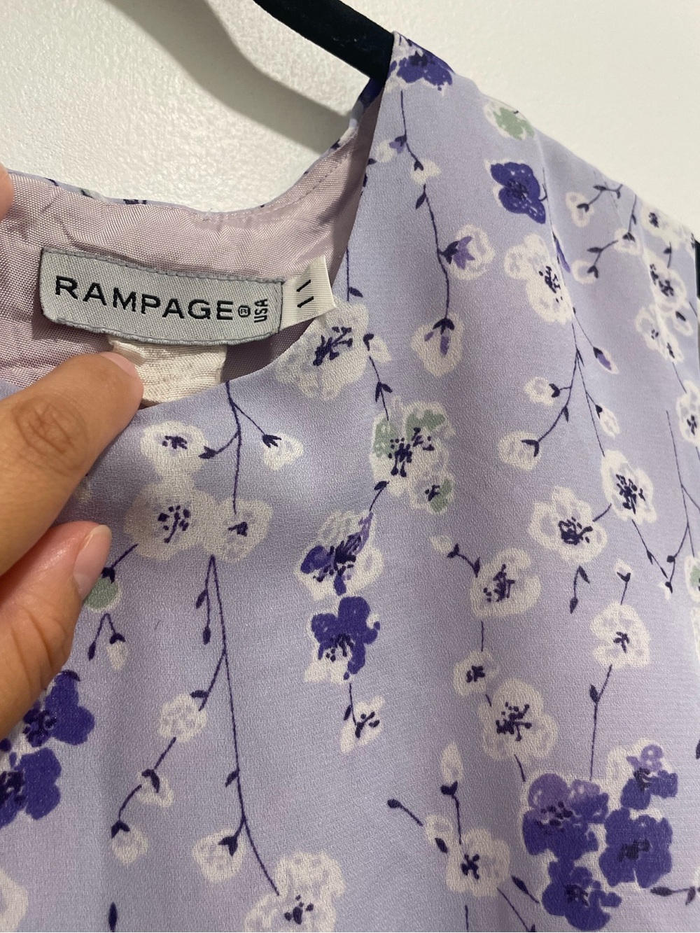 Rampage Lavender and White Floral Midi Dress - Picture 5 of 5